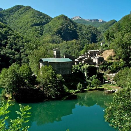 Gasthaus Borgo Isola Santa Exterior foto