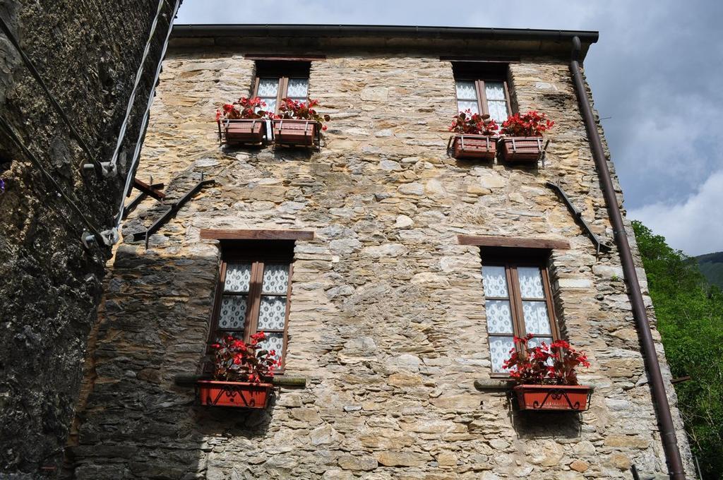 Gasthaus Borgo Isola Santa Exterior foto