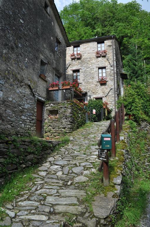 Gasthaus Borgo Isola Santa Exterior foto